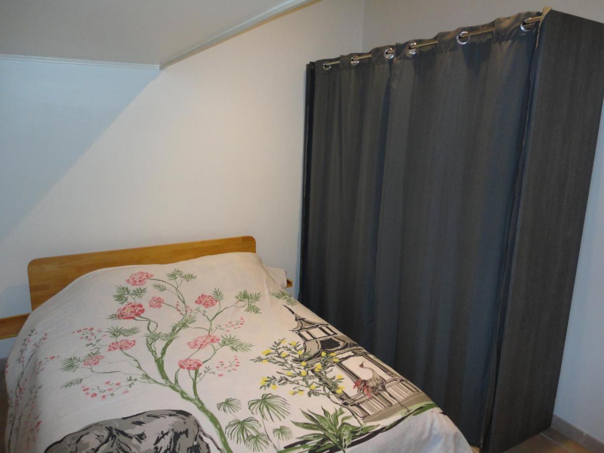 Joli appartement dans village calme en Provence Les Mées Extérieur photo